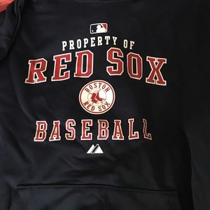 Men’s Boston Red Sox therma base hoodie.